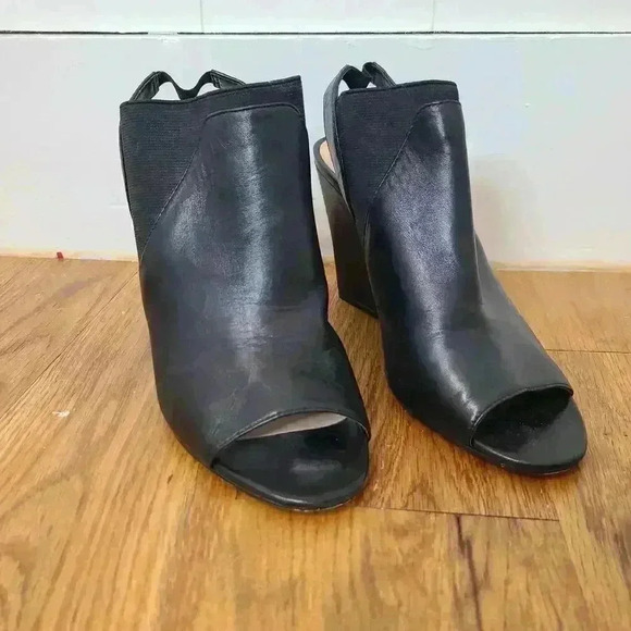 Vince Camuto Black Leather Wedge Open Toe Bootie Shoes Size 8.5 - Picture 1 of 11